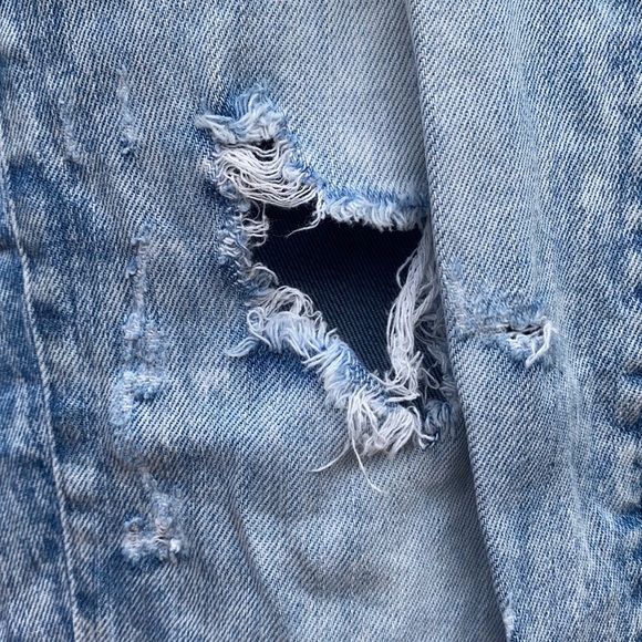 Straight cut women’s light washed denim - Picture 3 of 7